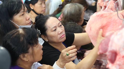 Vì sao đến giờ doanh nghiệp kinh doanh thịt lợn mới giảm giá ‘sốc’? ảnh 1